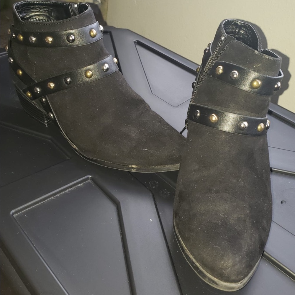 Shoes - Picture 14 of 16